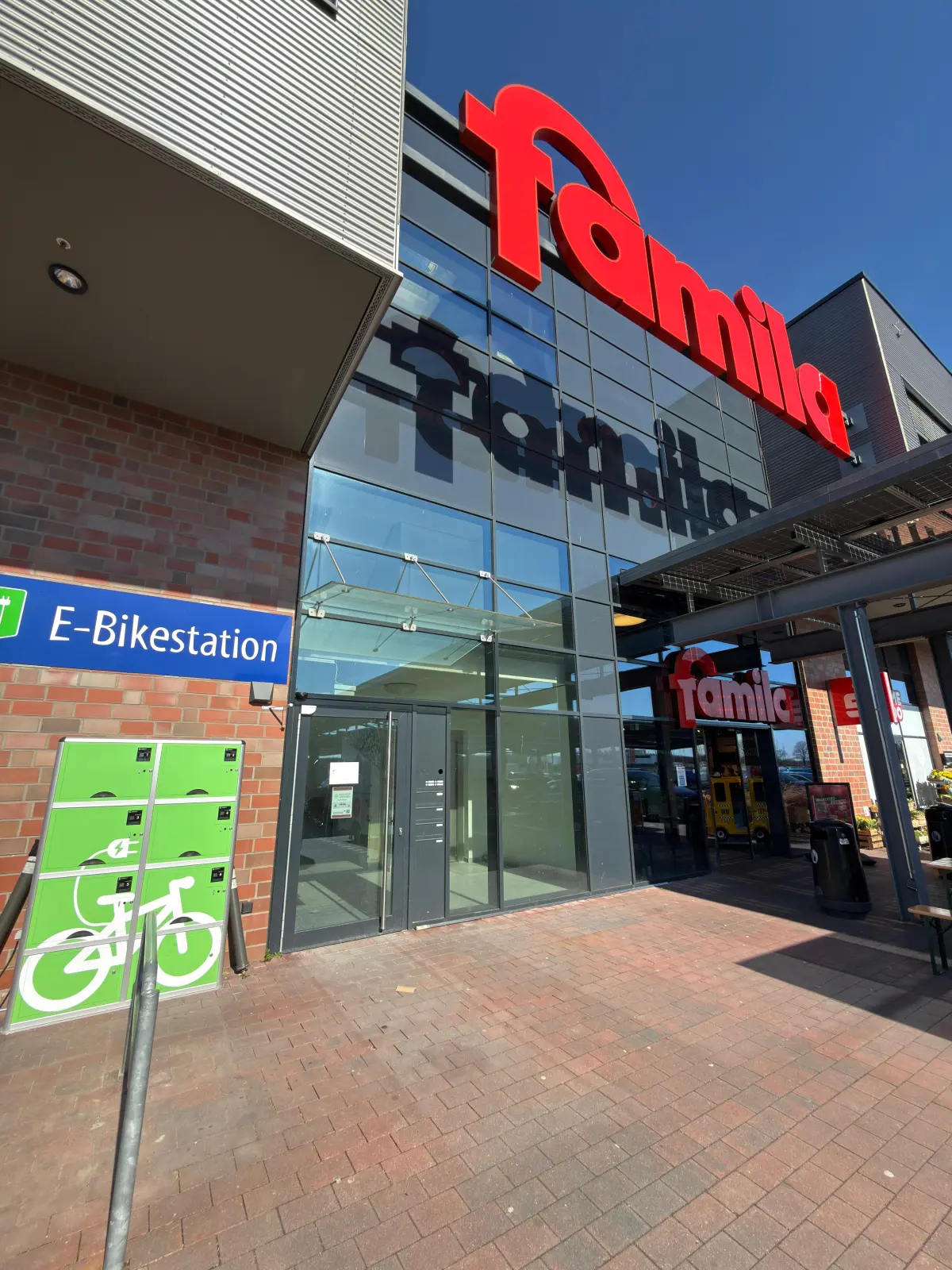 Famila-Gebäude in Ahrensburg, Standort der neuen Praxis